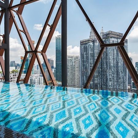 Scarletz Klcc Apartments By Soulasia Kuala Lumpur Exterior photo
