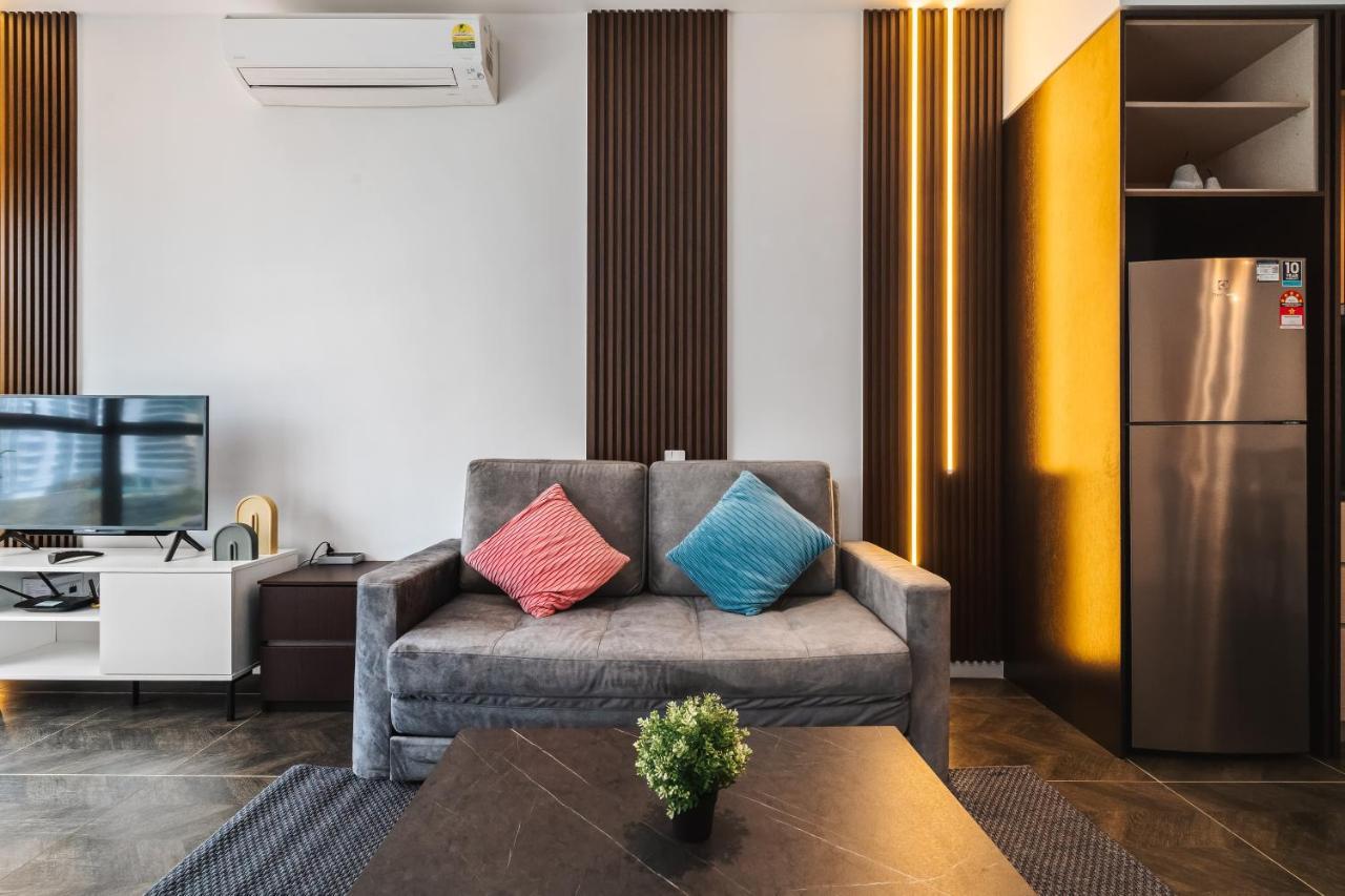 Scarletz Klcc Apartments By Soulasia Kuala Lumpur Exterior photo