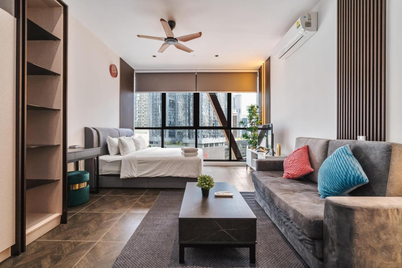 Scarletz Klcc Apartments By Soulasia Kuala Lumpur Exterior photo